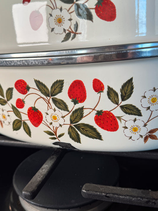 Vintage Strawberry Enamel Roasting Pan with Lid – Cottagecore Kitchenware