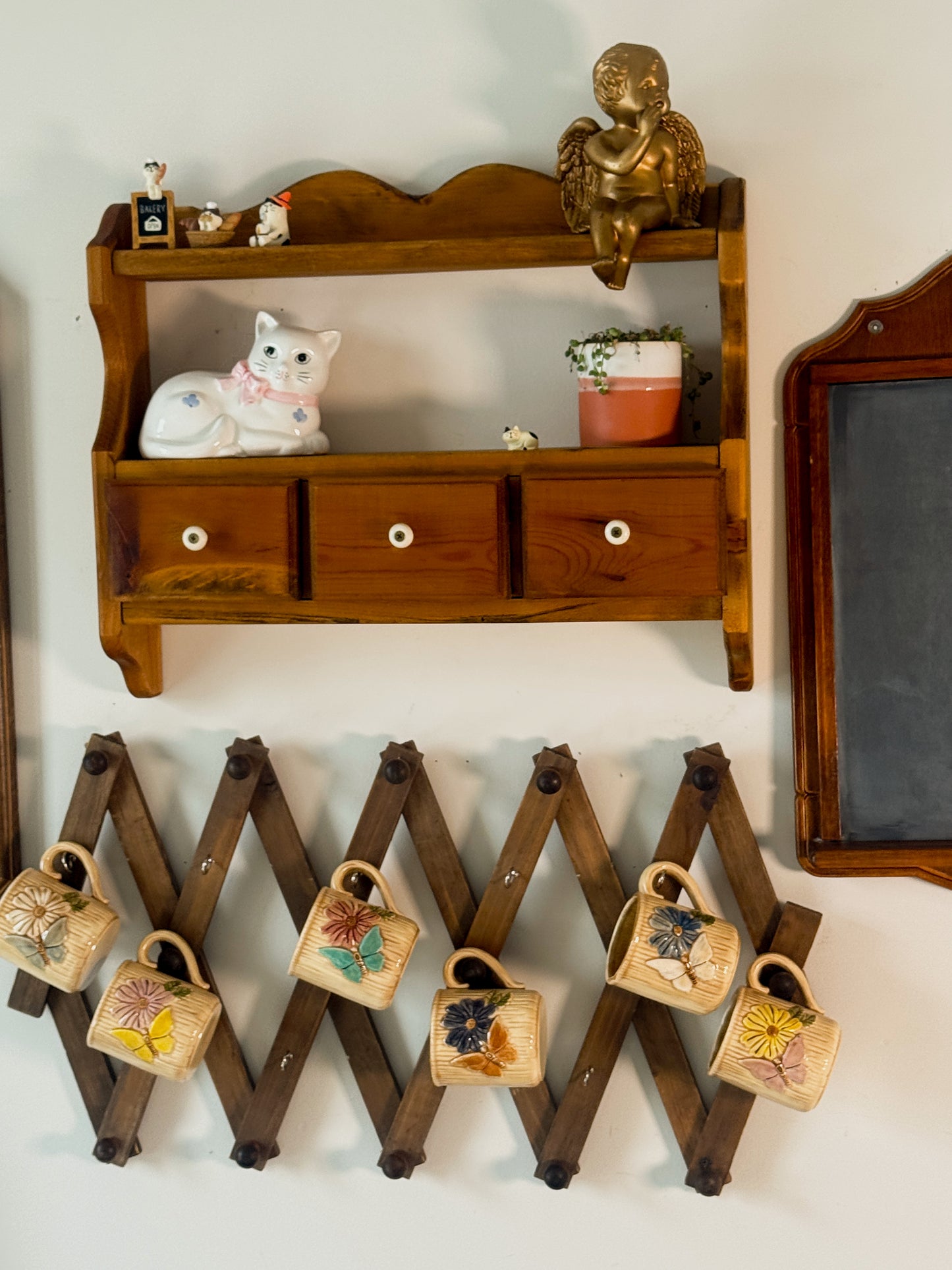 Vintage Wooden Accordion Wall Rack | Expandable Peg Hook