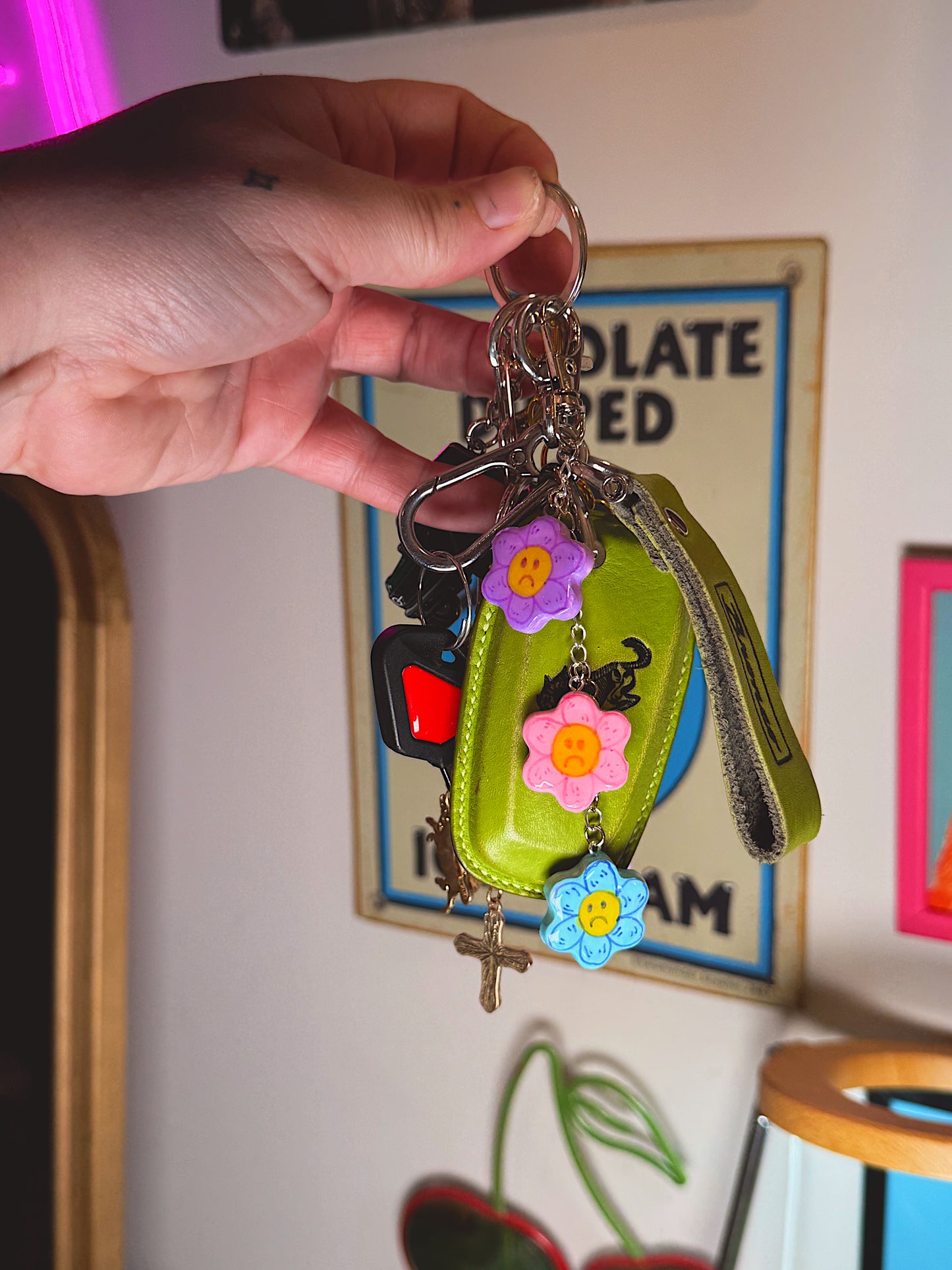 Moodswing Flower Keychain & Bag Charm – Hand-Painted Mood Charm