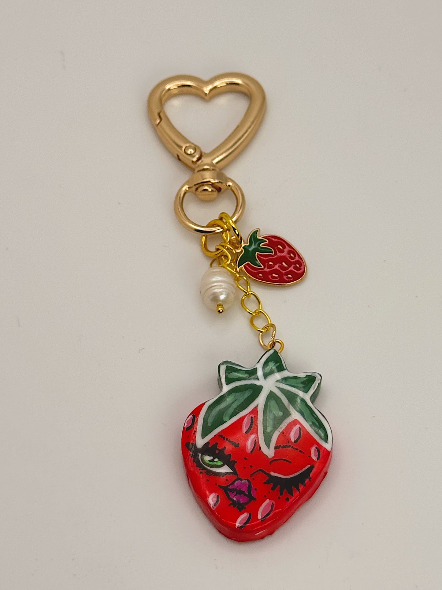 Mini Winking Strawberry Heart Bag Charm – Handmade Strawberry Keychain with Heart Clip and Pearl Charm