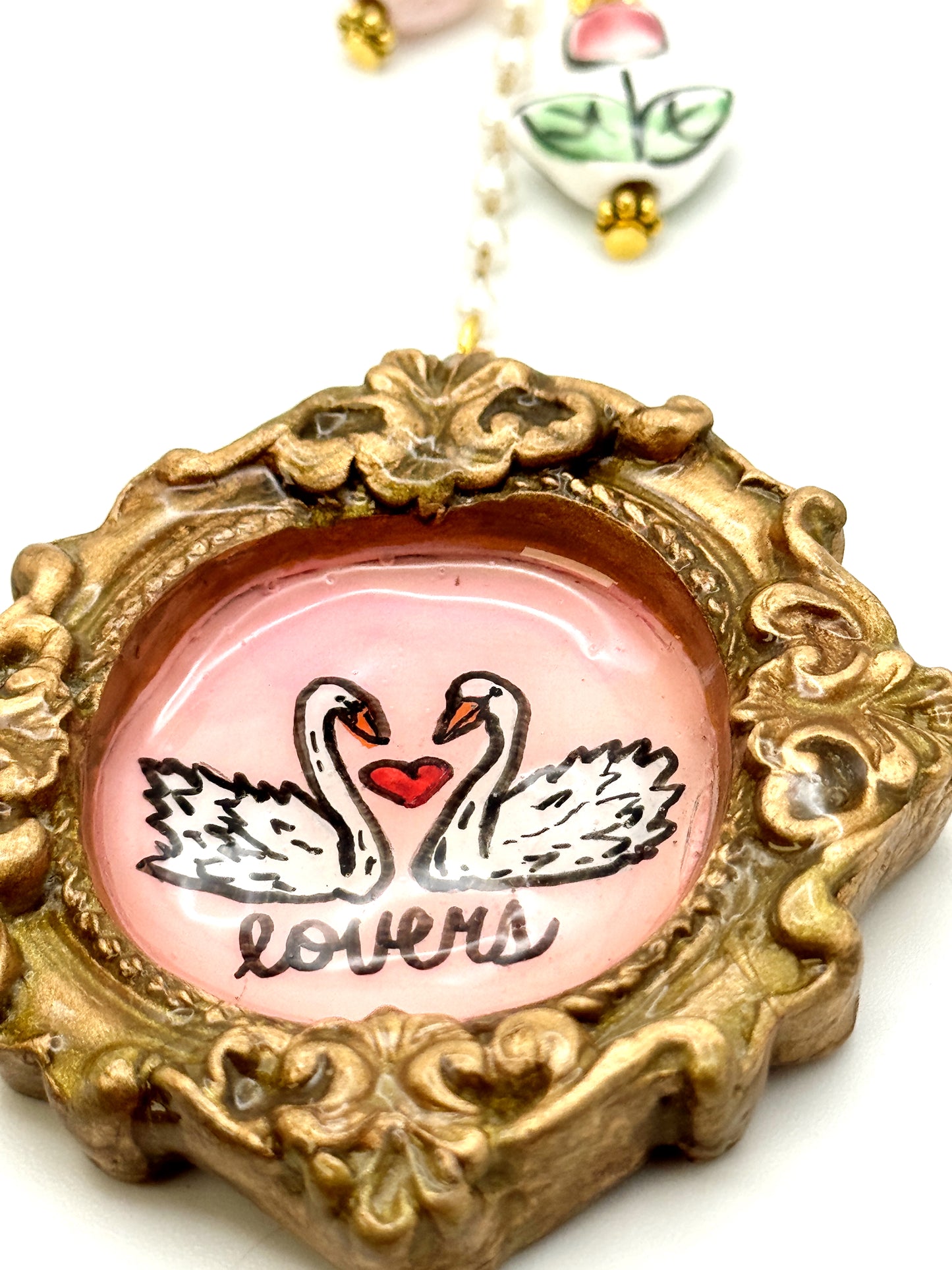 Vintage Heart Swan Bag Charm – Ornate Oval Frame Keychain with Handmade Details