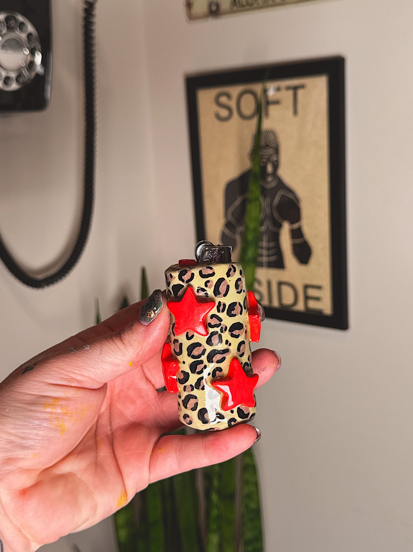 Leopard Star Power – Hand-Sculpted Lighter Case