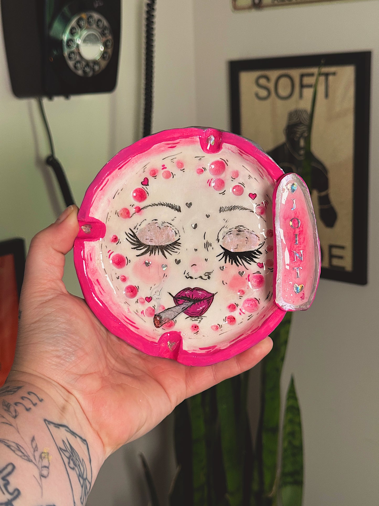 Pink Smoking Moon Ashtray with Joint Holder – Hand-Painted Celestial Moon (5.5”)