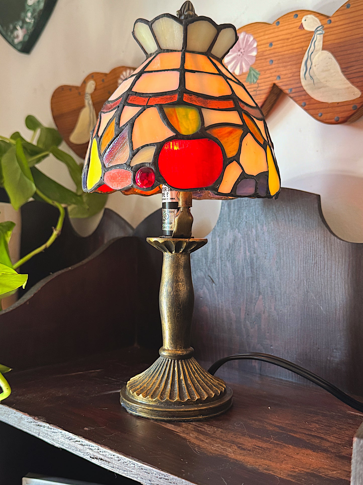 Vintage Tiffany Style Stained Glass Lamp – Fruit Design – Small Accent Table Lamp
