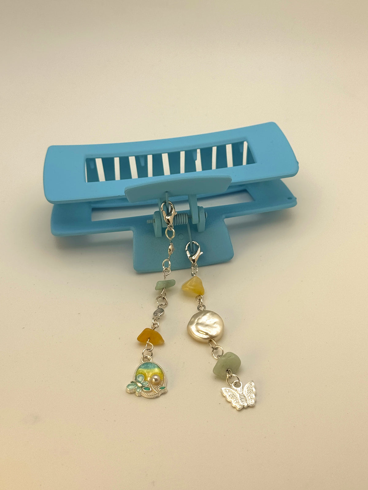 Light Blue Large Claw Clip with Handmade Beaded Charms | Removable Charm Clip | 4.1”