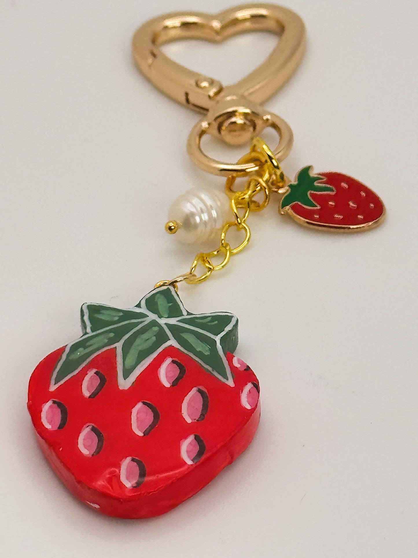 Mini Winking Strawberry Heart Bag Charm – Handmade Strawberry Keychain with Heart Clip and Pearl Charm