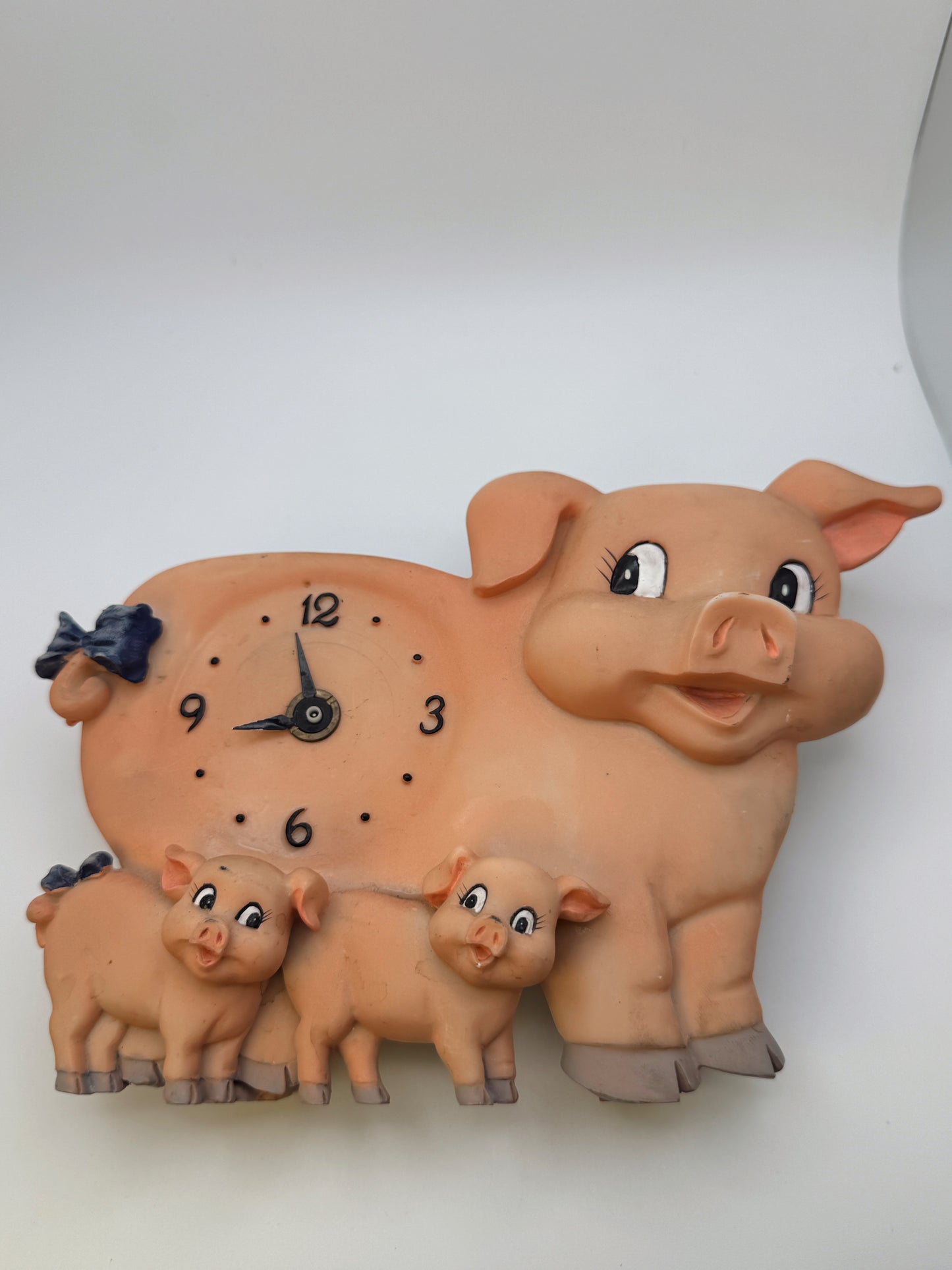 Vintage Pig Family Oinking Wall Clock / Shelf Sitter (Sound Works, Clock Not Working)