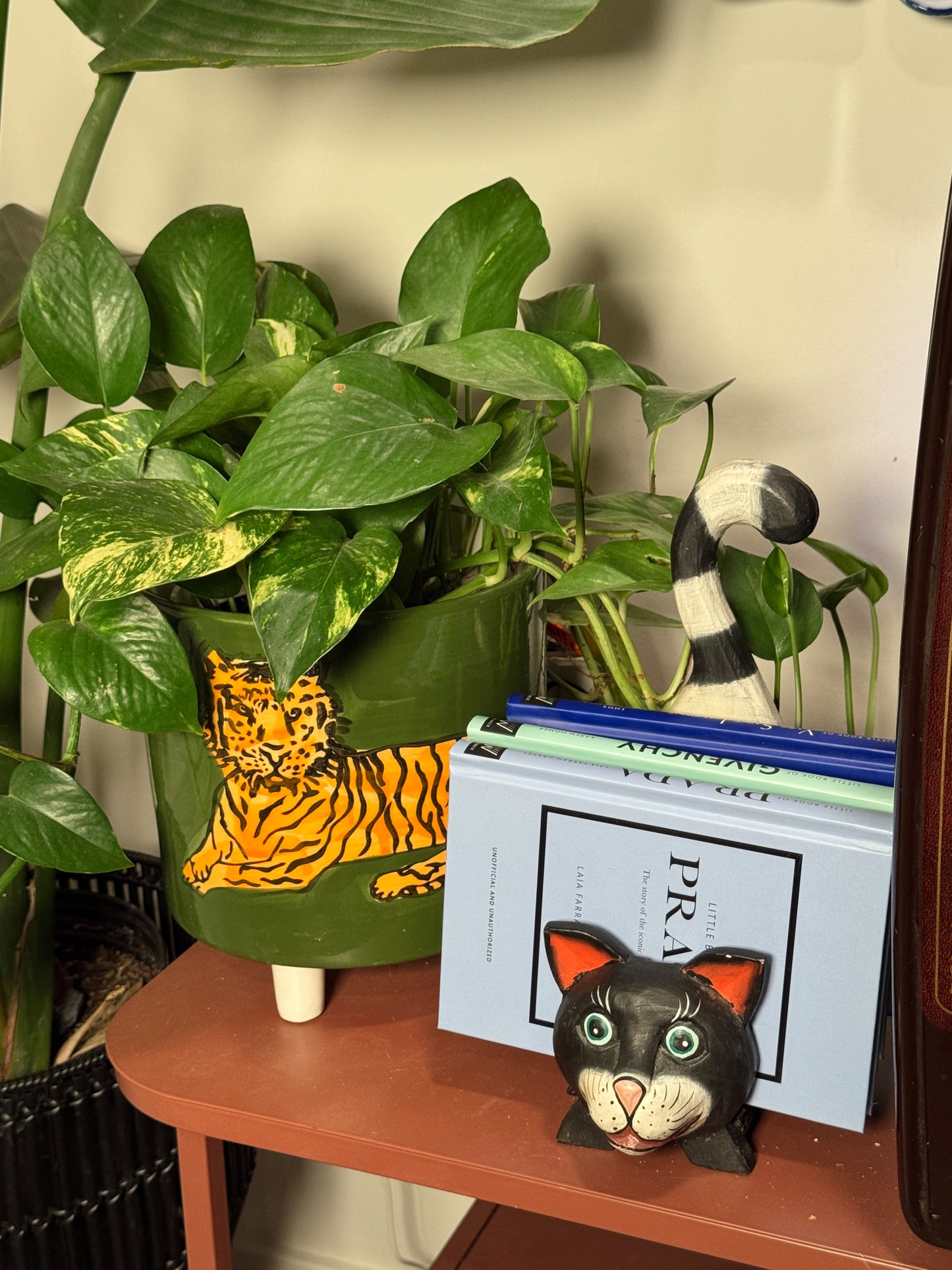 Vintage Wooden Cat Organizer – Folk Art Accent Piece