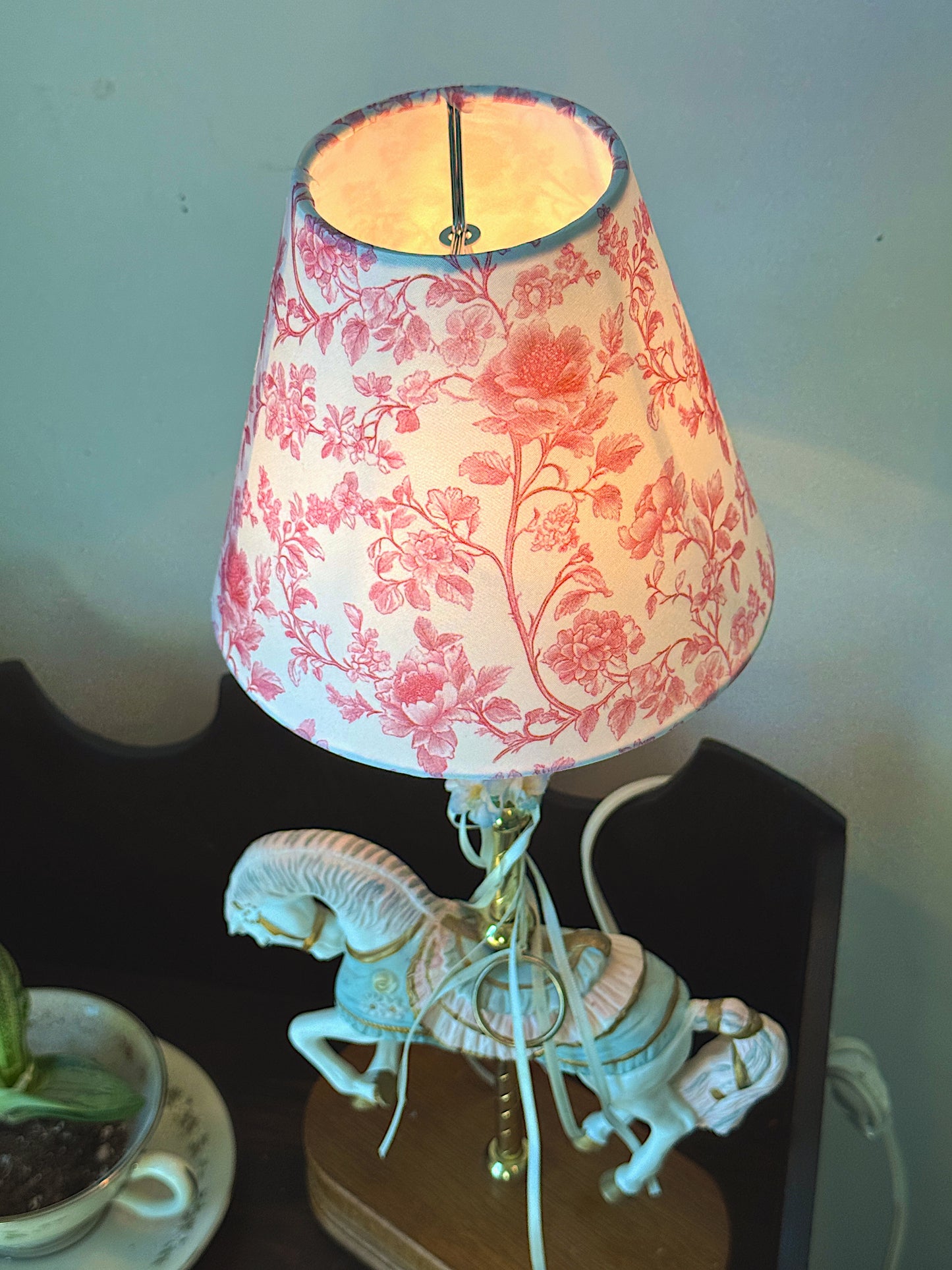 Vintage 1989 House of Lloyd Porcelain Carousel Horse Table Lamp - 17"