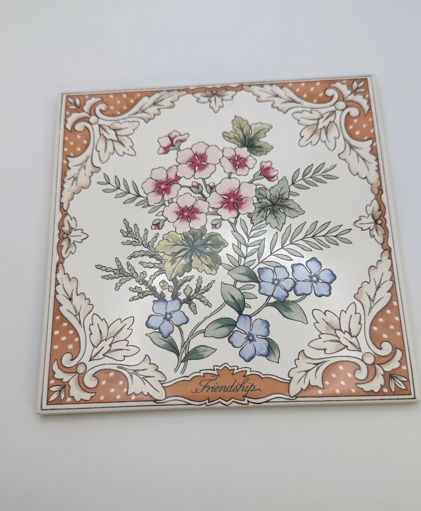 Vintage Avon Floral Ceramic Wall Plaque Set – “Love” & “Friendship” (1983, Made in England)