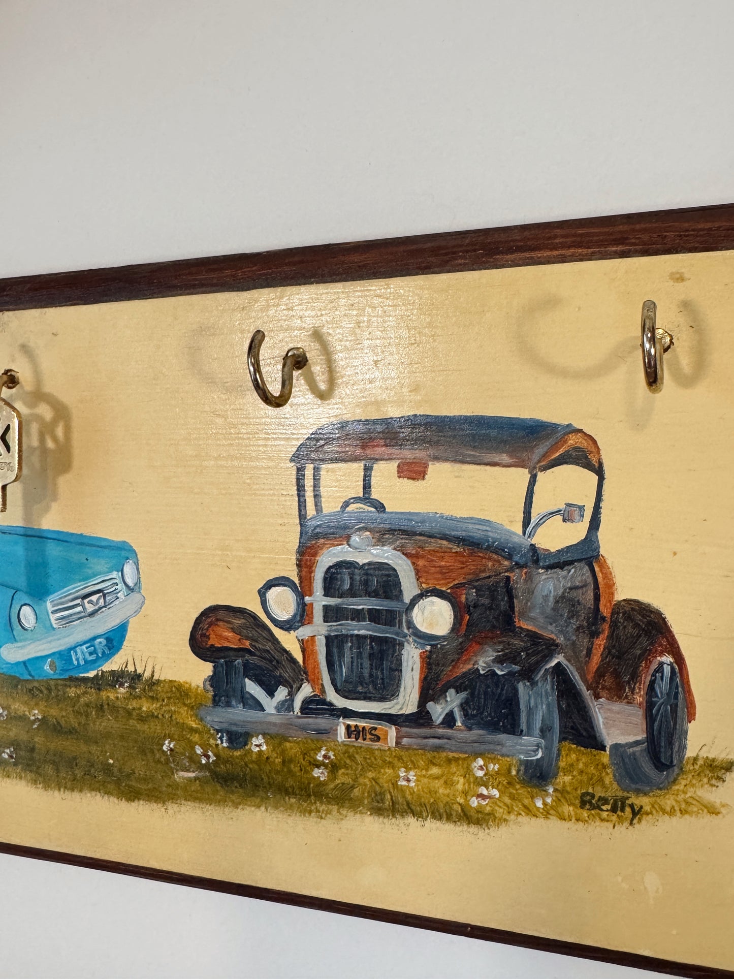Vintage Car Key Rack – His & Hers Entryway Wall Organizer