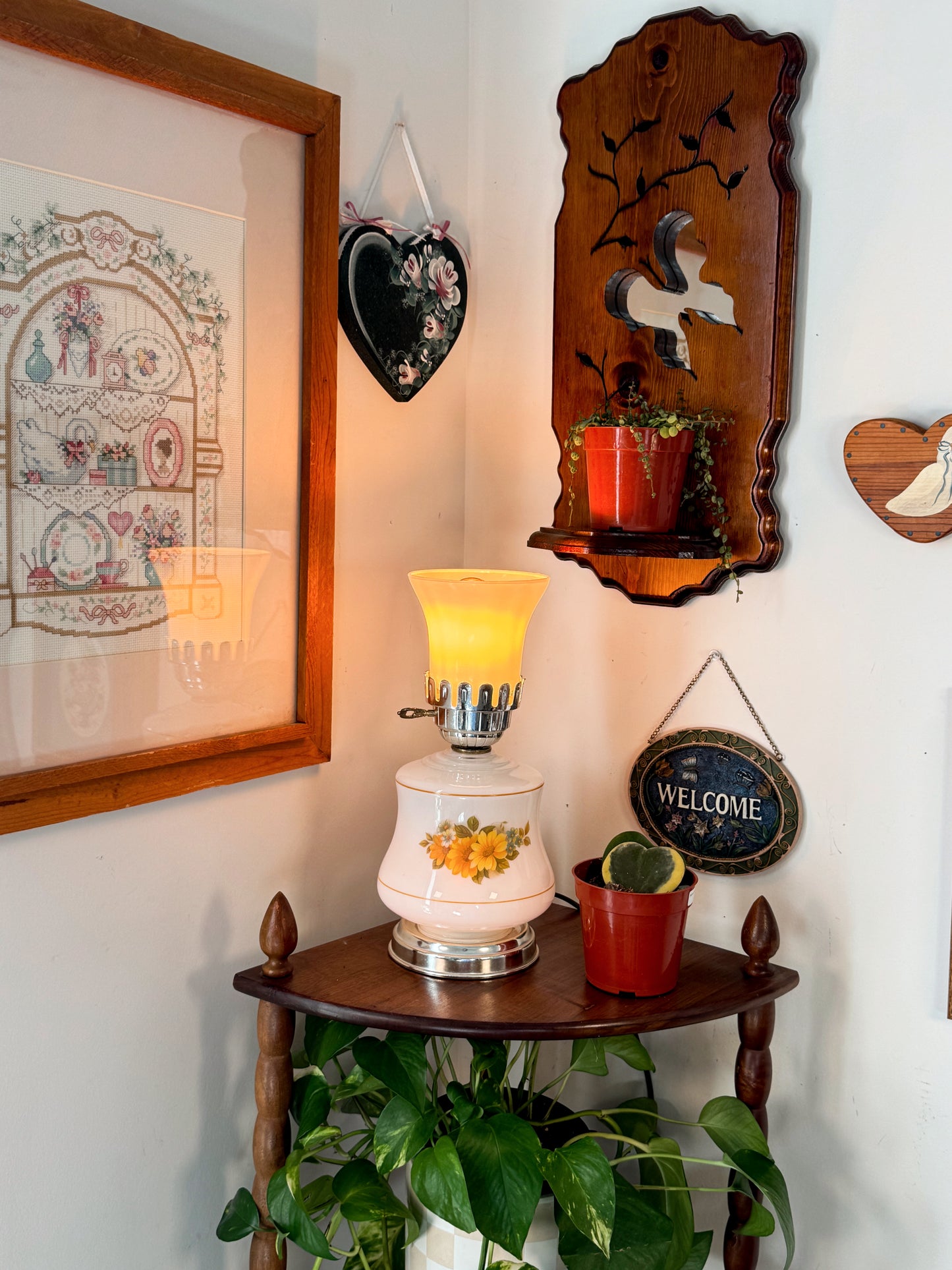 Vintage Milk Glass Daisy Lamp | Dual Light Table Lamp