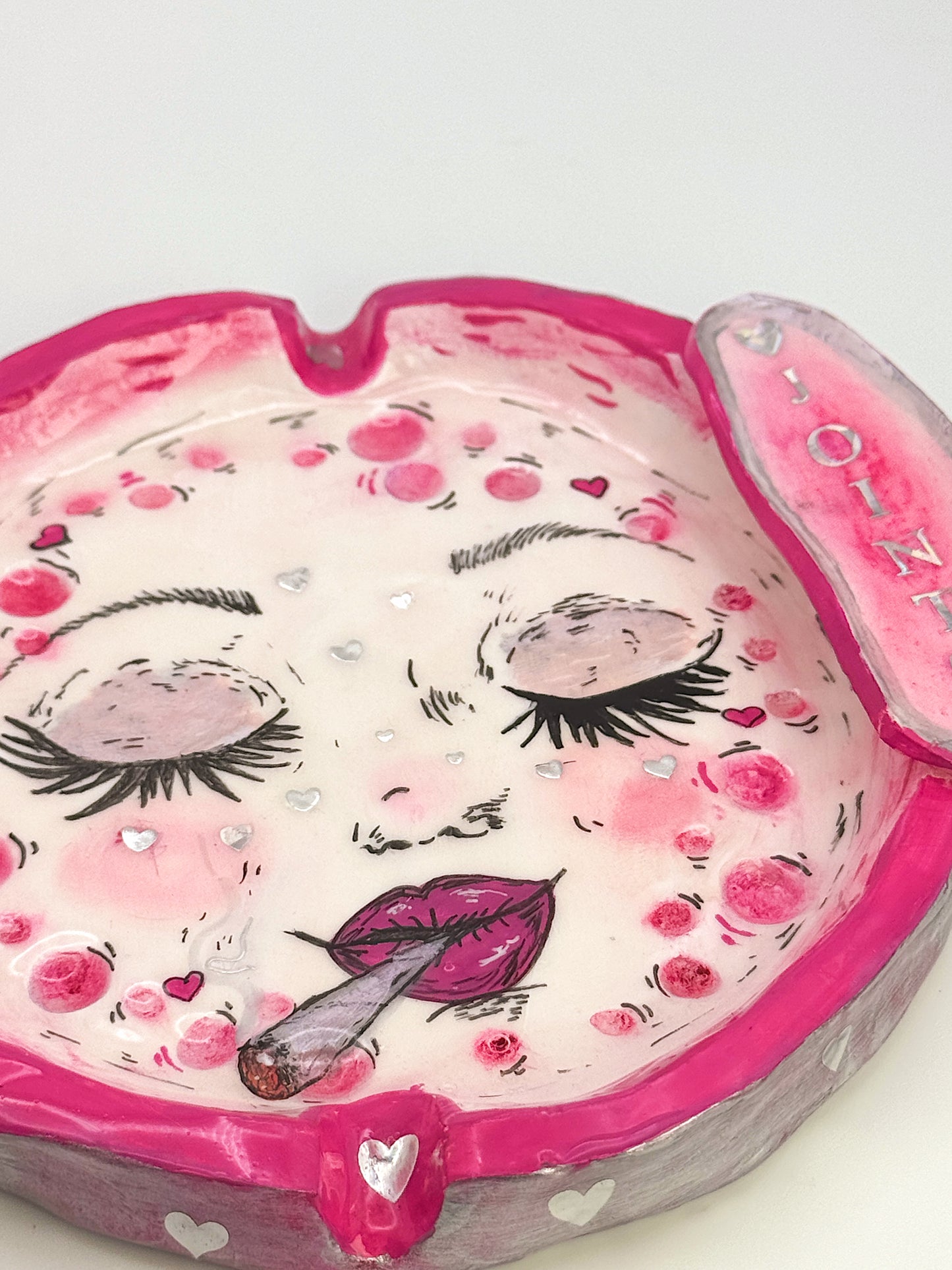 Pink Smoking Moon Ashtray with Joint Holder – Hand-Painted Celestial Moon (5.5”)