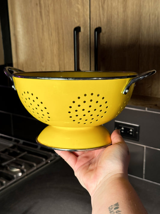 Vintage Yellow Enamel Colander Strainer – Retro Farmhouse Kitchen