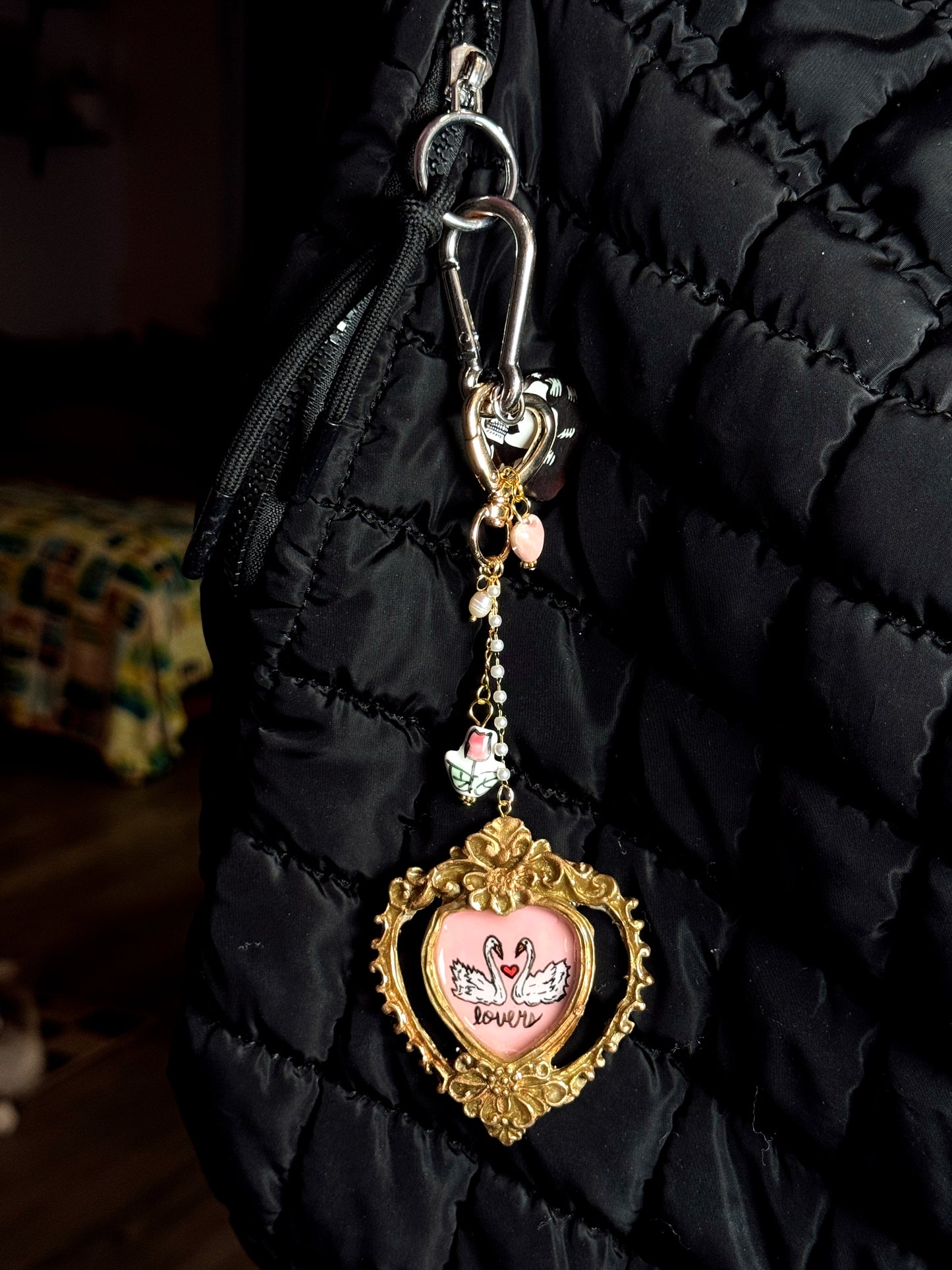 Vintage Heart Swan Bag Charm – Ornate Heart Frame Keychain with Handmade Details