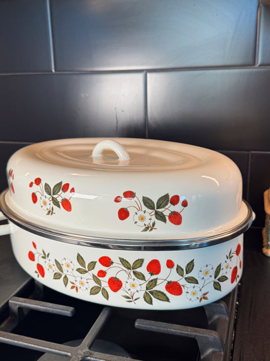 Vintage Strawberry Enamel Roasting Pan with Lid – Cottagecore Kitchenware