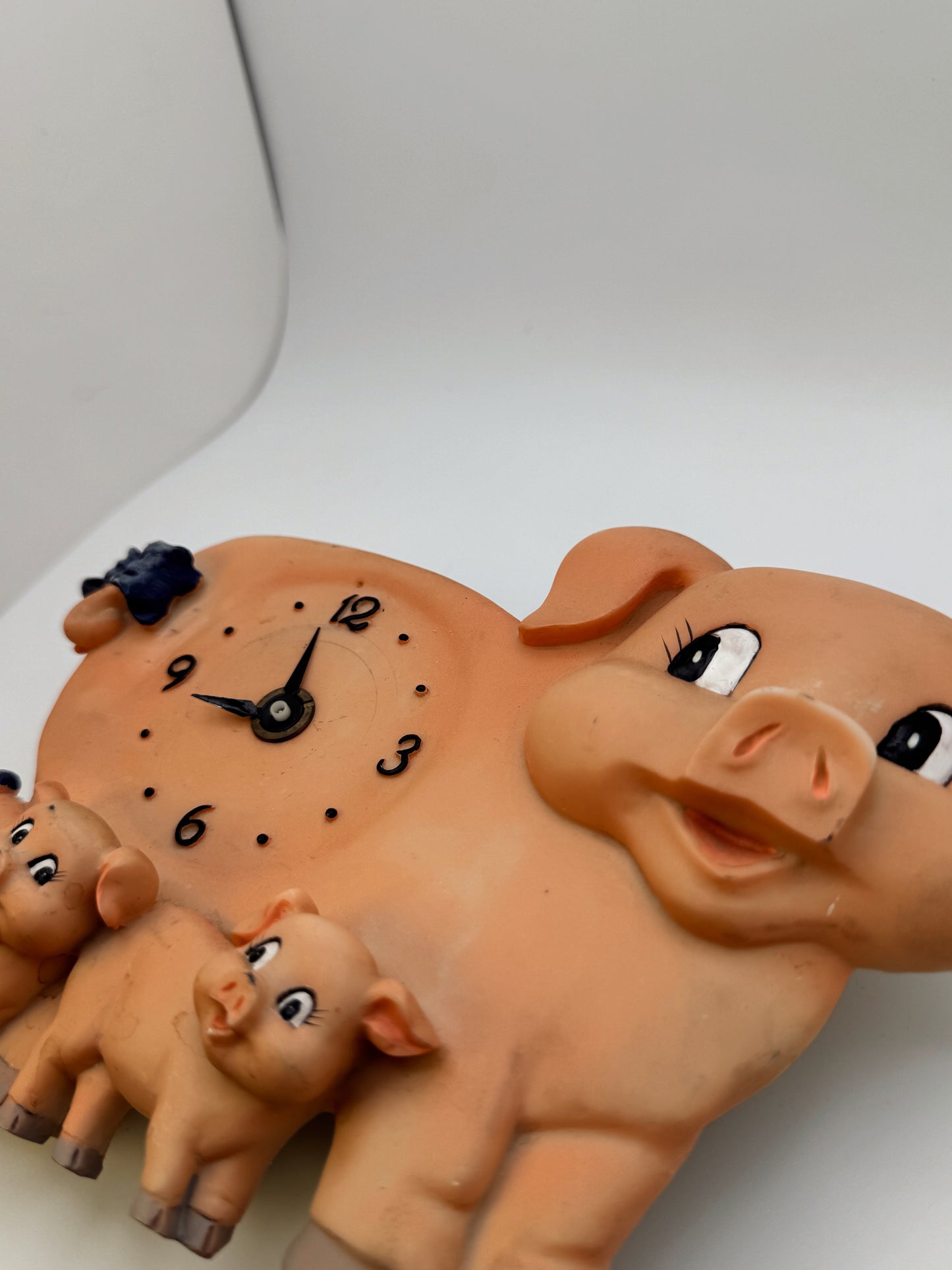 Vintage Pig Family Oinking Wall Clock / Shelf Sitter (Sound Works, Clock Not Working)