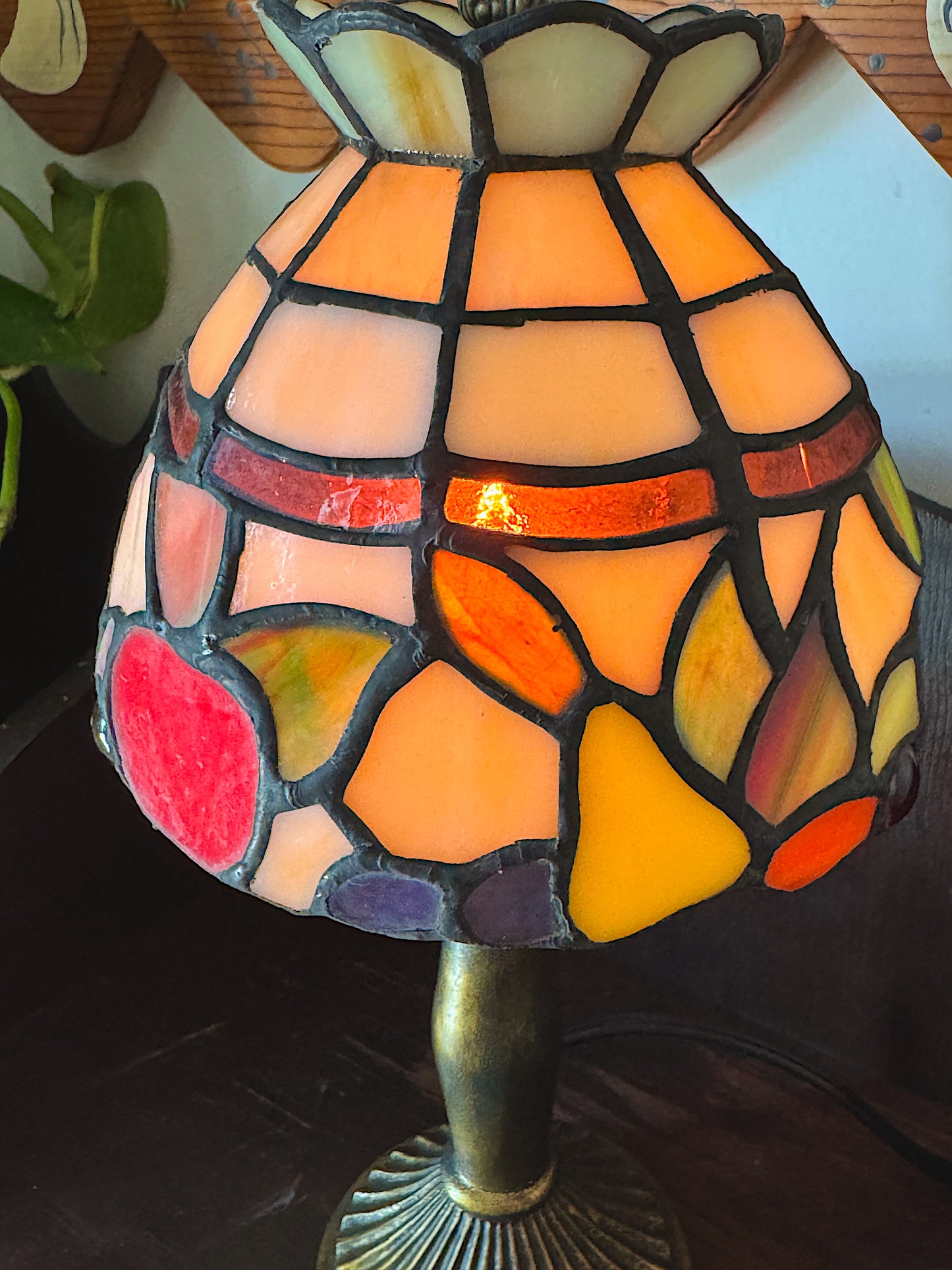 Vintage Tiffany Style Stained Glass Lamp – Fruit Design – Small Accent Table Lamp