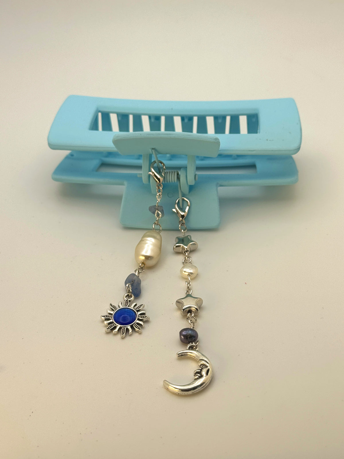 Light Blue Large Claw Clip with Handmade Beaded Charms | Removable Charm Clip | 4.1”