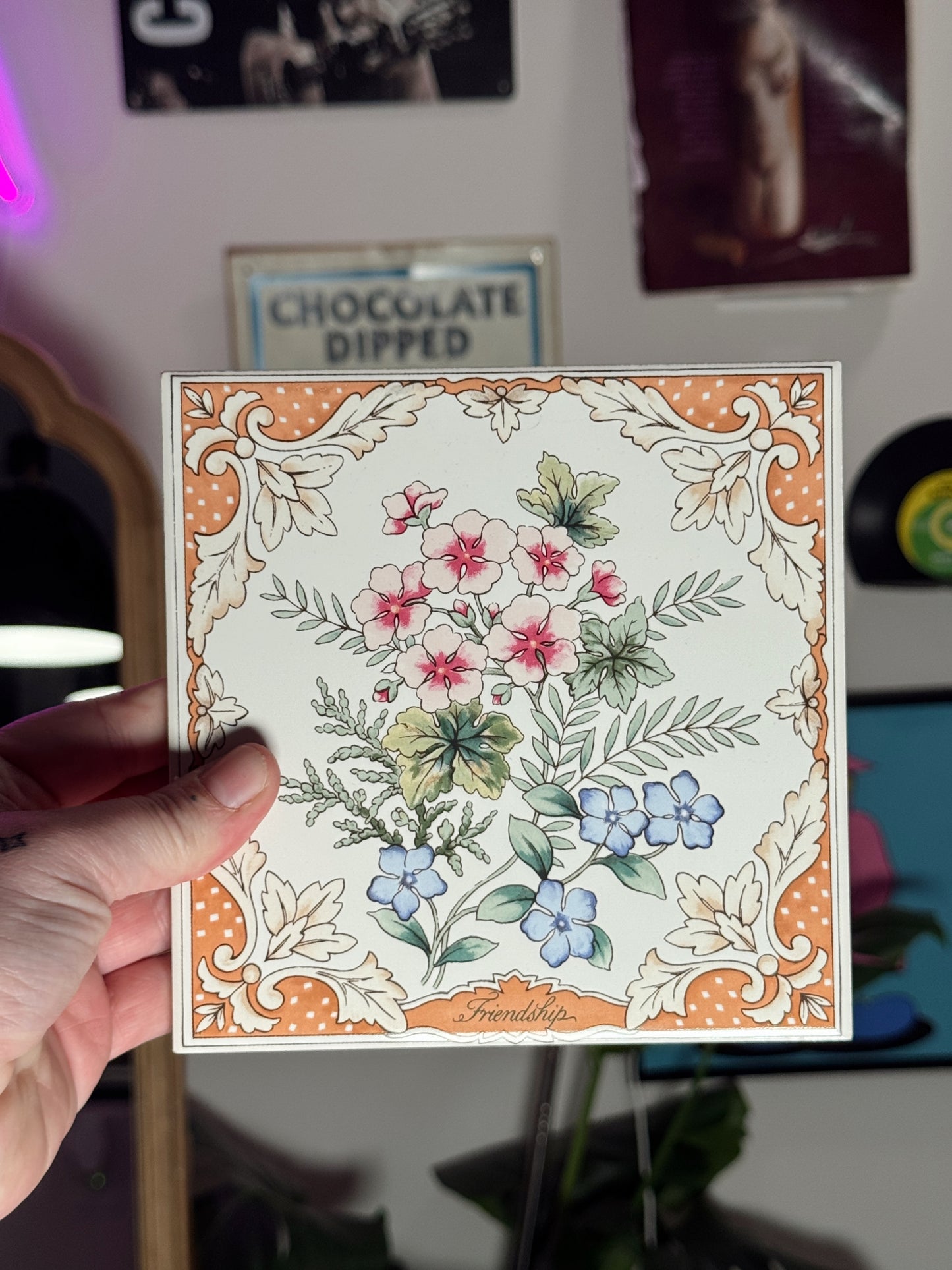 Vintage Avon Floral Ceramic Wall Plaque Set – “Love” & “Friendship” (1983, Made in England)