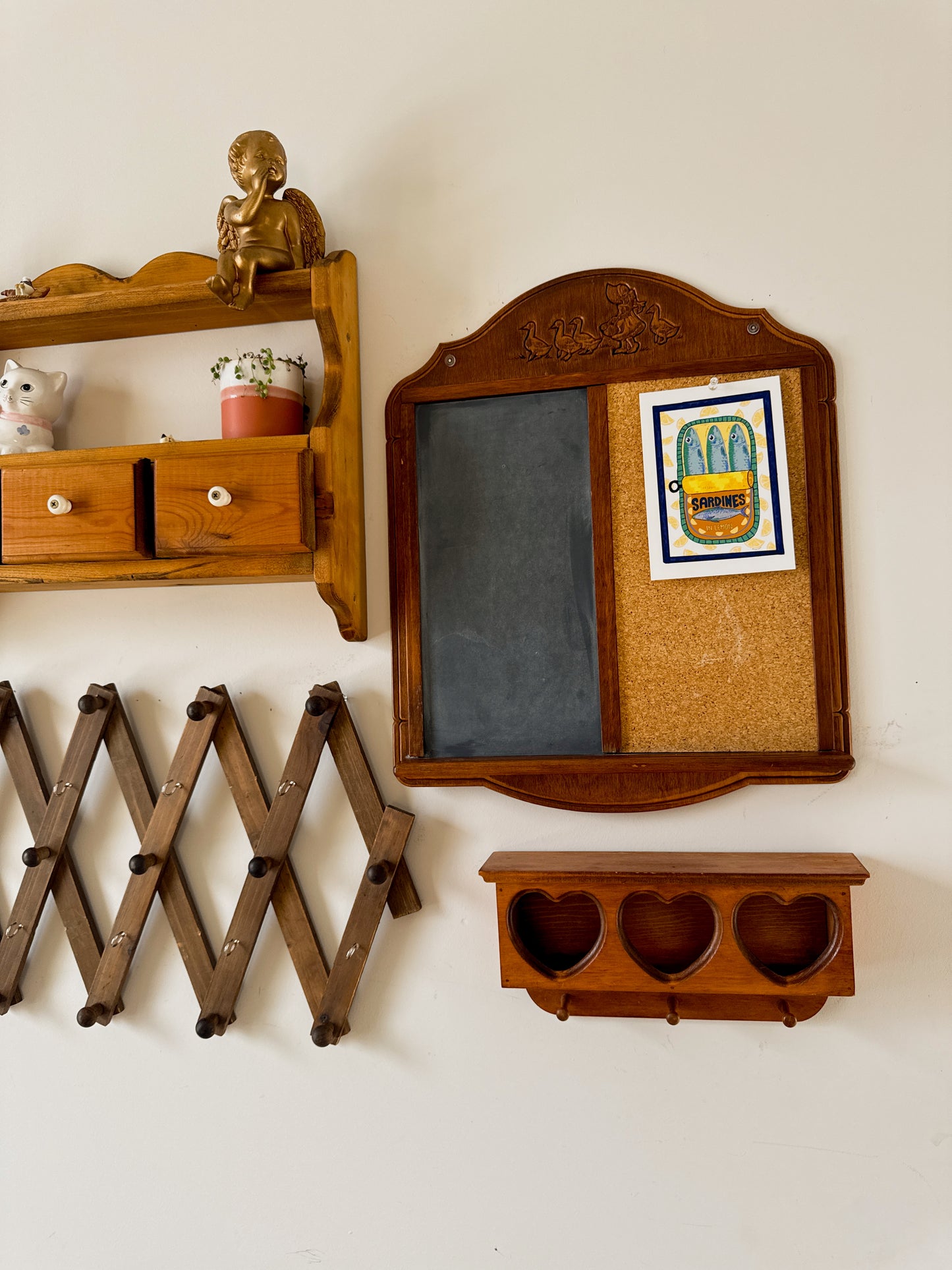 Vintage Wooden Heart Wall Shelf | Mug Rack / Display Shelf