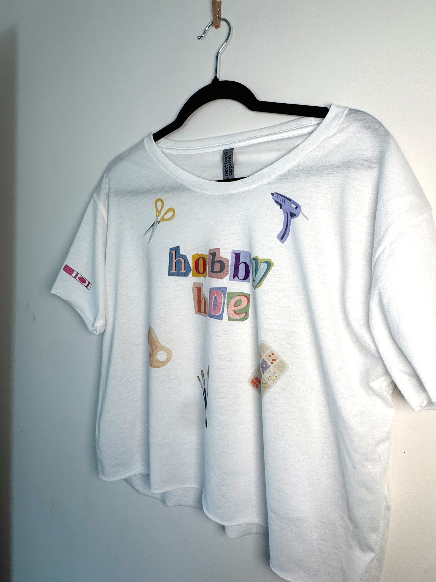 Hobby Hoe Cropped Tee | Graphic Crop Top