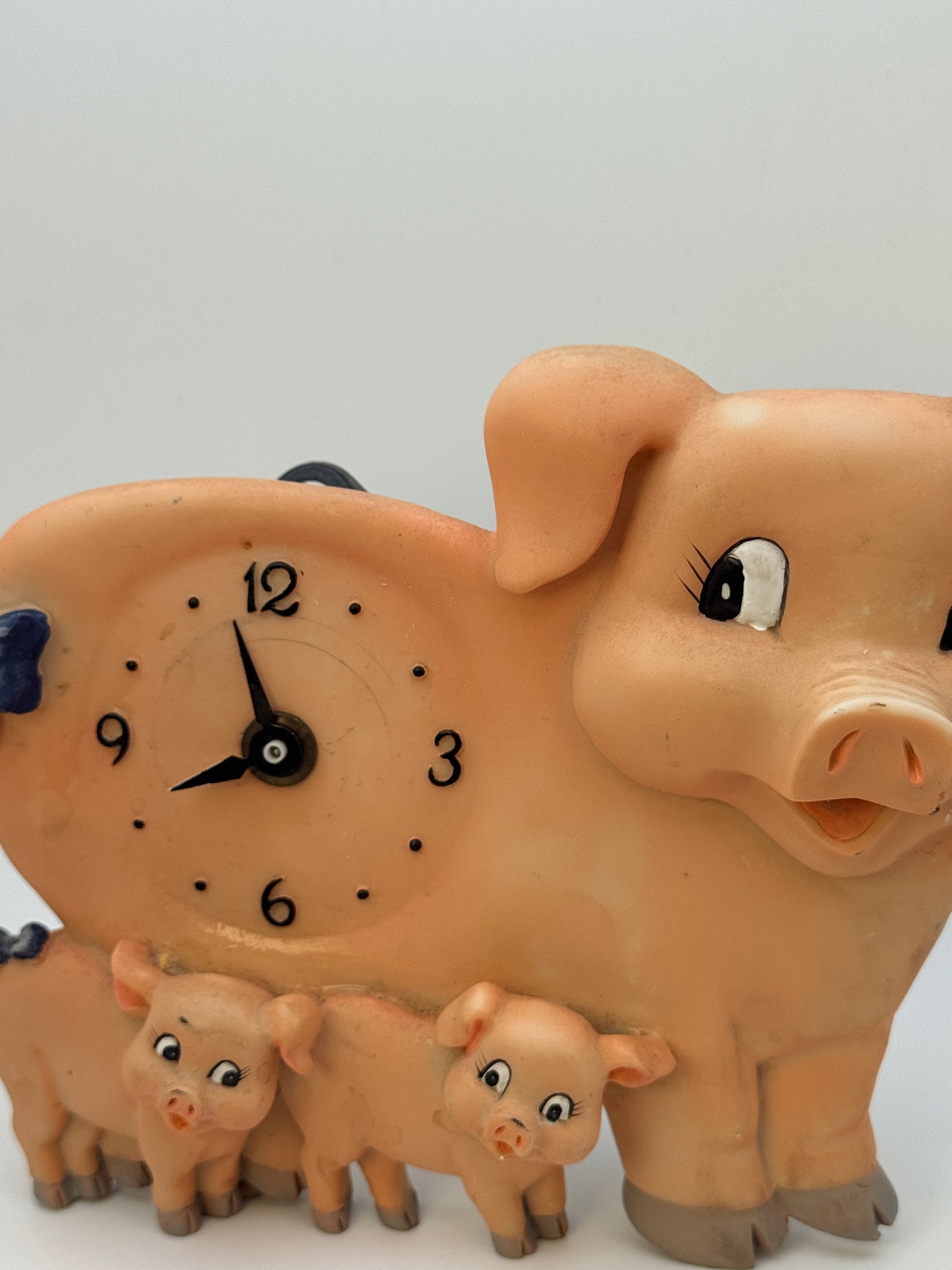 Vintage Pig Family Oinking Wall Clock / Shelf Sitter (Sound Works, Clock Not Working)