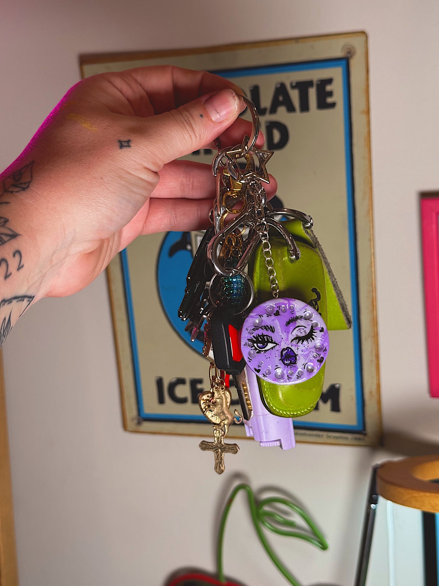 Winking Moon Keychain & Bag Charm – Hand-Painted Celestial Charm with Star Clip