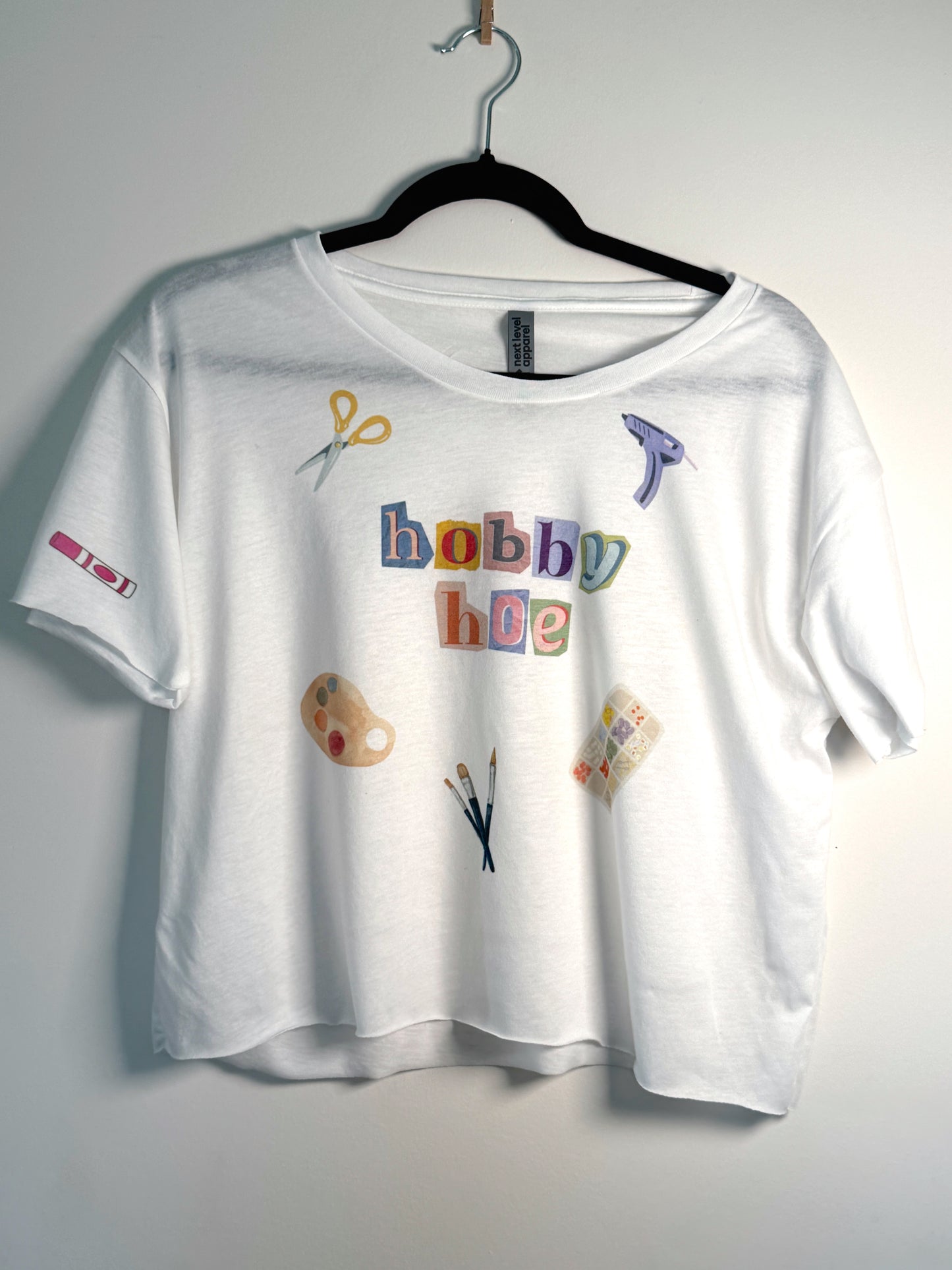 Hobby Hoe Cropped Tee | Graphic Crop Top