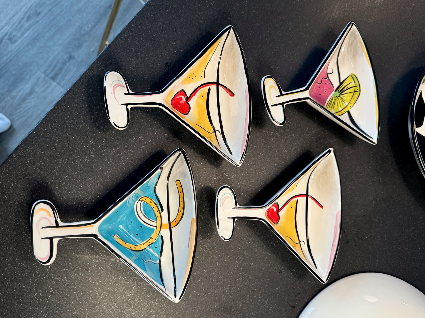 Vintage Martini Party Serving Set – 2 Hand-Painted Cocktail Trays + 4 Martini Glass Plat