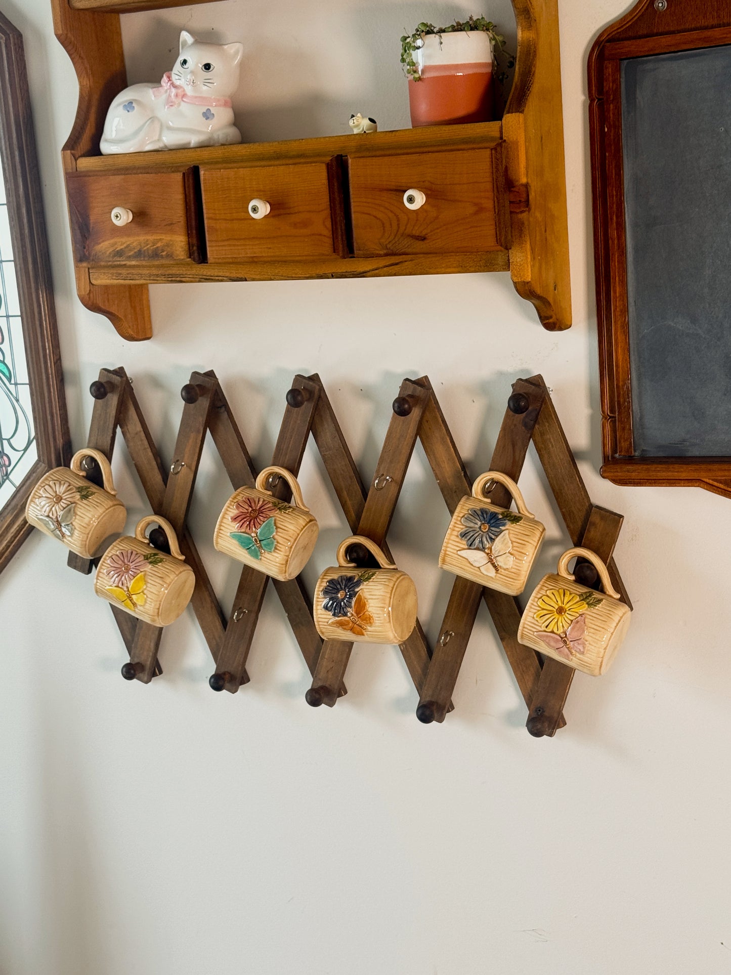 Vintage Wooden Accordion Wall Rack | Expandable Peg Hook