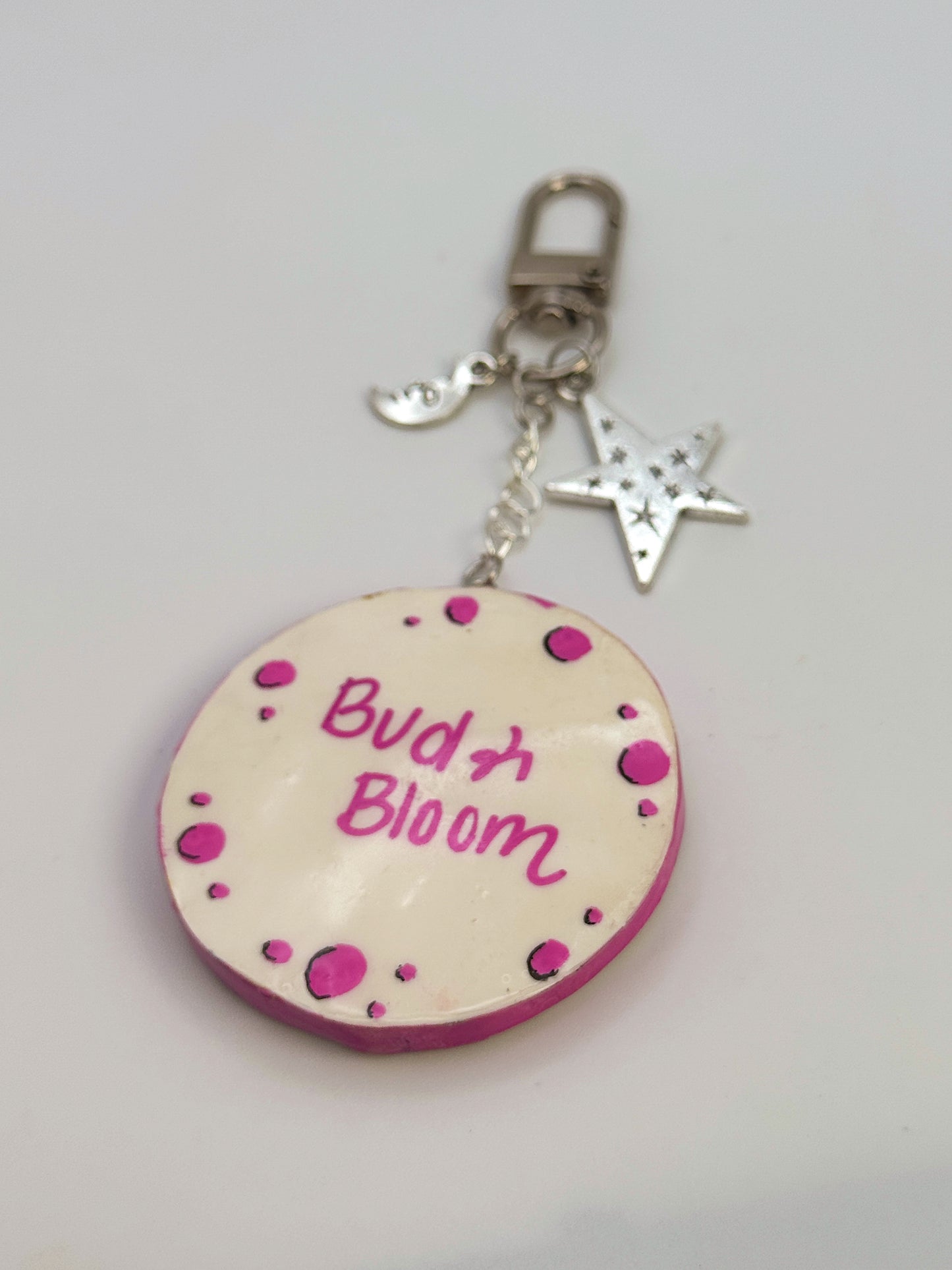 Smoking Moon Face Keychain – Hand-Painted Celestial Charm