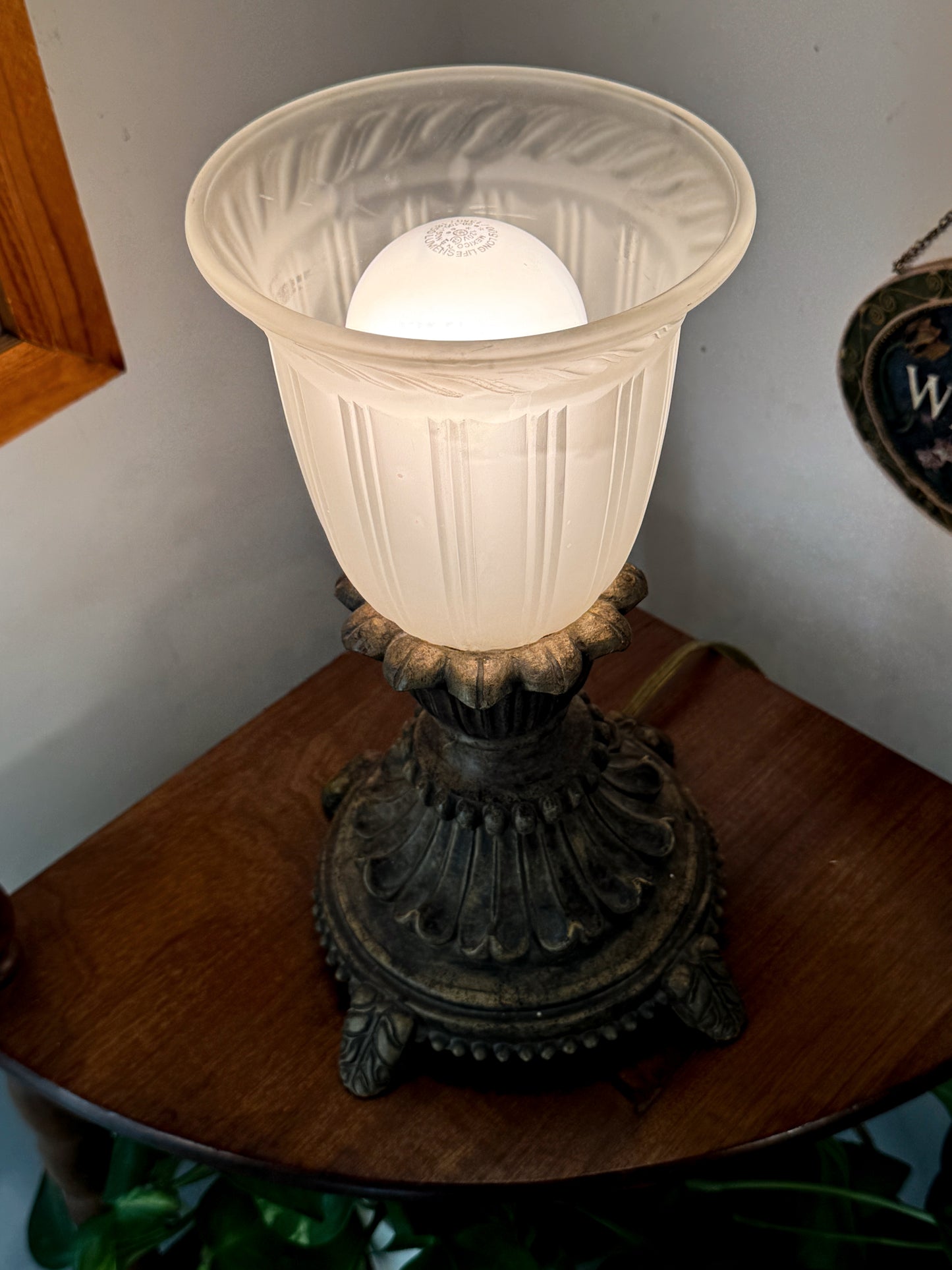 Vintage Table Lamp with Frosted Glass Shade – Heavy Ornate Base