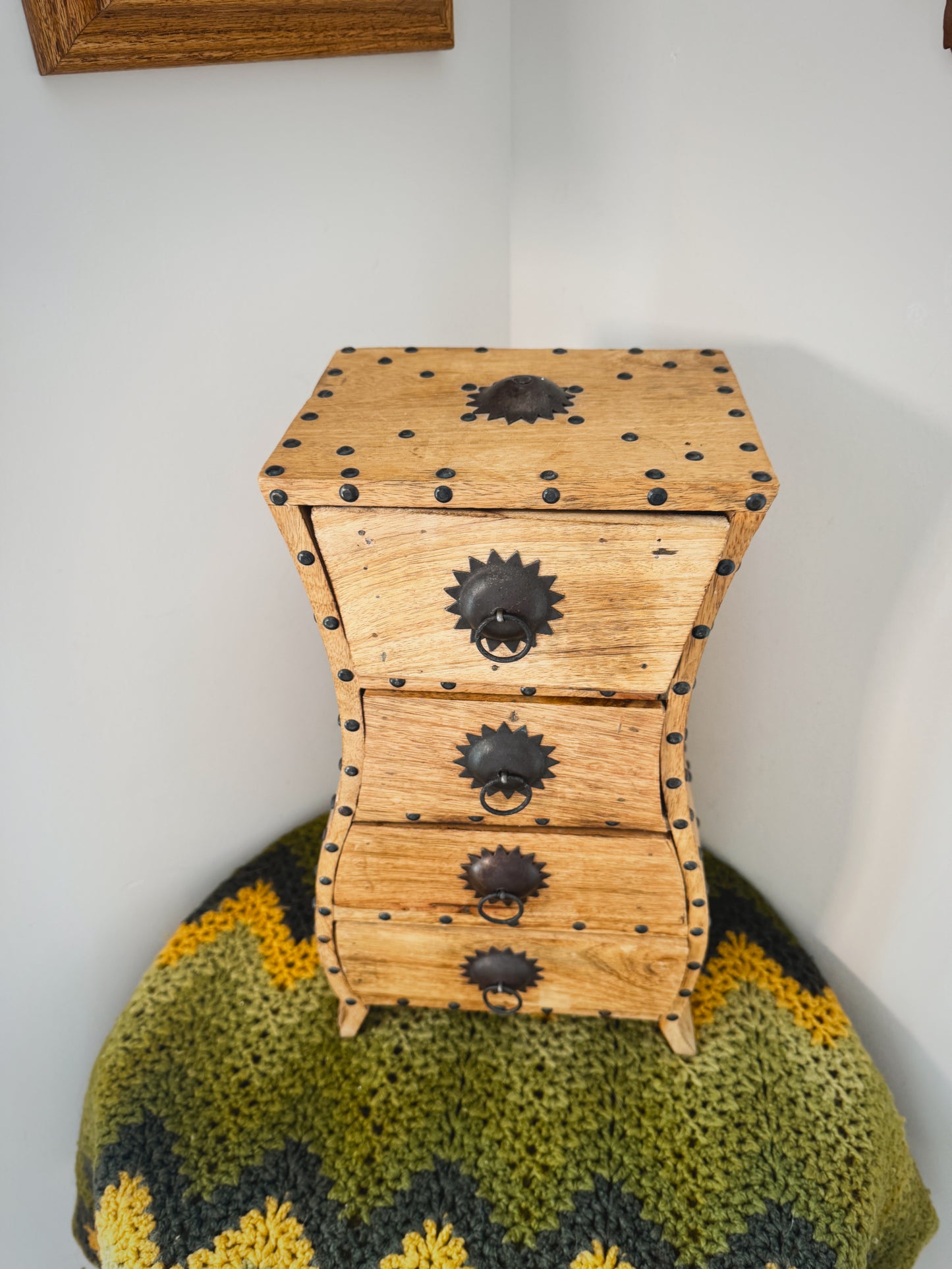 Vintage Indian Wood Apothecary Chest – 4-Drawer Sunburst Jewelry Box
