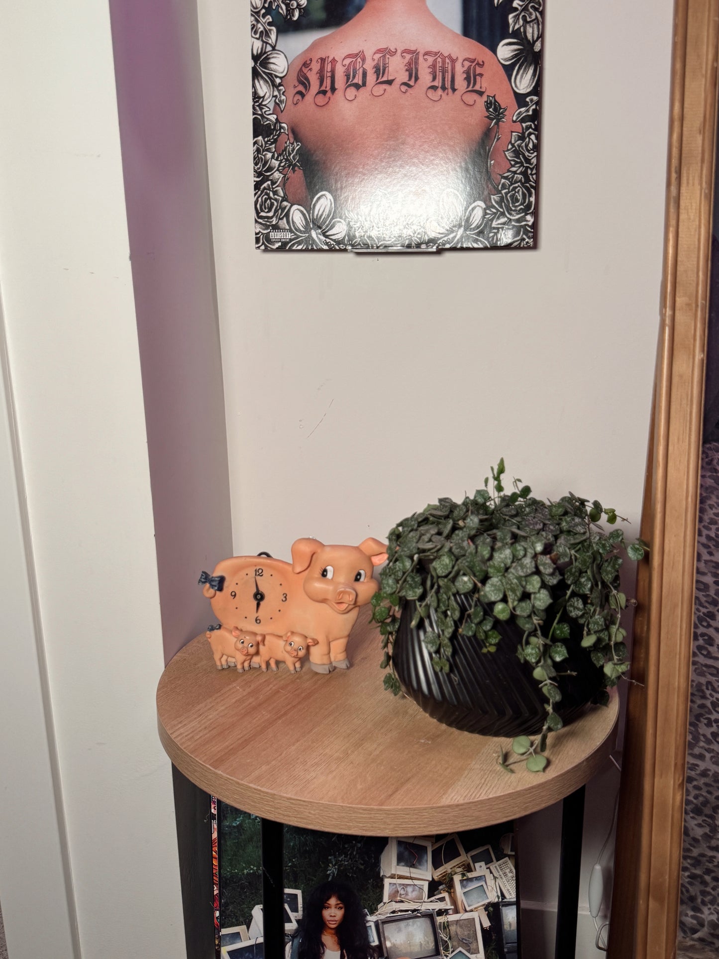 Vintage Pig Family Oinking Wall Clock / Shelf Sitter (Sound Works, Clock Not Working)