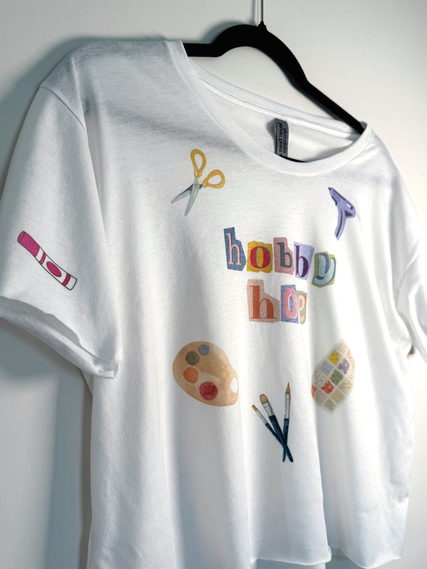 Hobby Hoe Cropped Tee | Graphic Crop Top