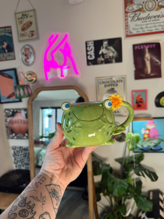 Freddy The Frog Pier One Imports Coffee Cup• Mug Planter Ceramic Frog with Sunflower