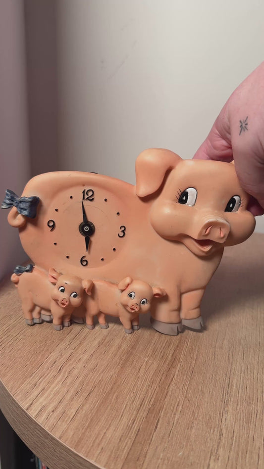 Vintage Pig Family Oinking Wall Clock / Shelf Sitter (Sound Works, Clock Not Working)